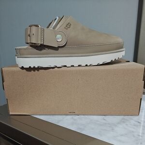 UGG Goldenstar Villa Clogs (Mustard Seed)